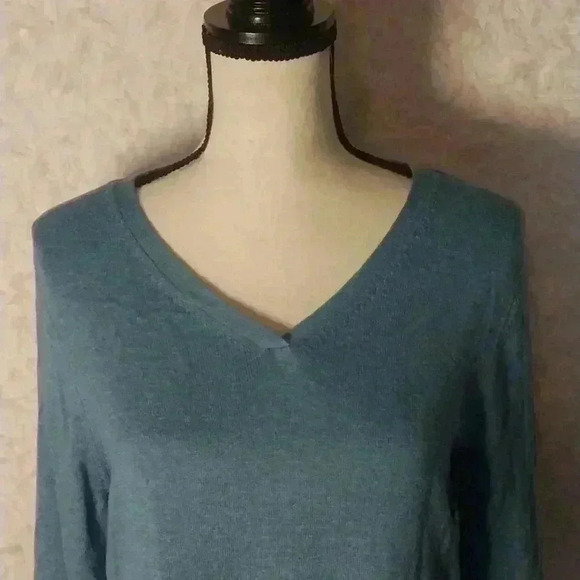 Soft Side-Button 3/4-Sleeve Pullover Size L - Picture 3 of 9